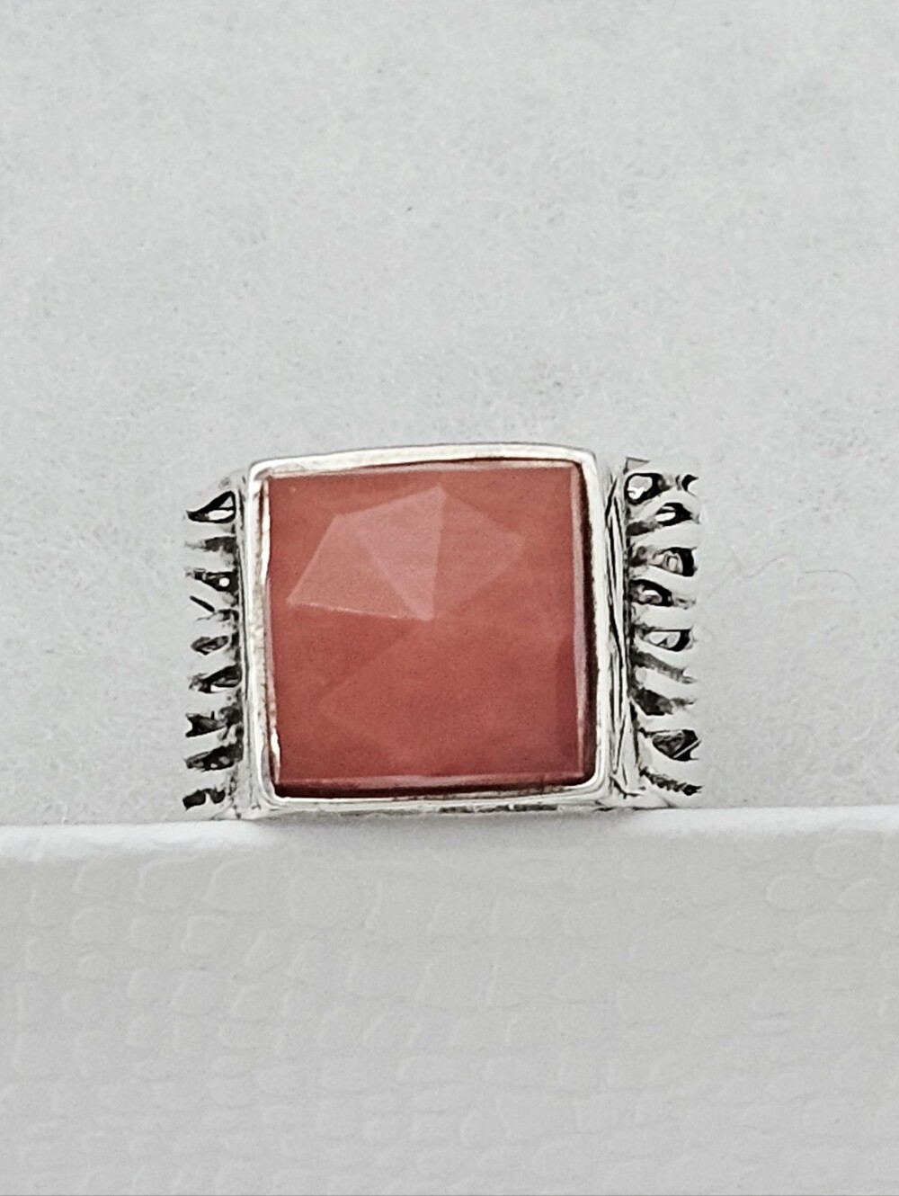 Silpada Sterling Silver Faceted Cherry Quartz Etched Wide Band Ring Size 9-9.25
